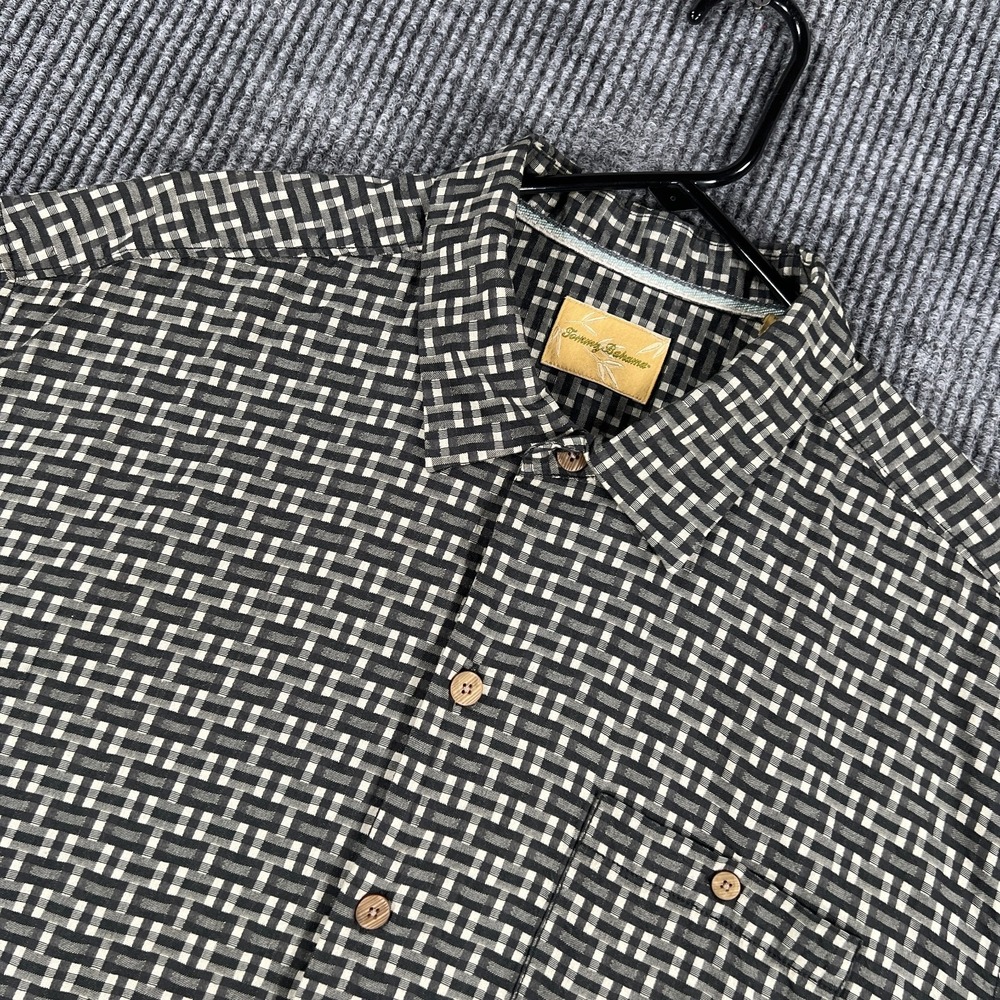 Tommy Bahama Shirt Mens XL Black White Geometric Short Sleeve Button Up Casual